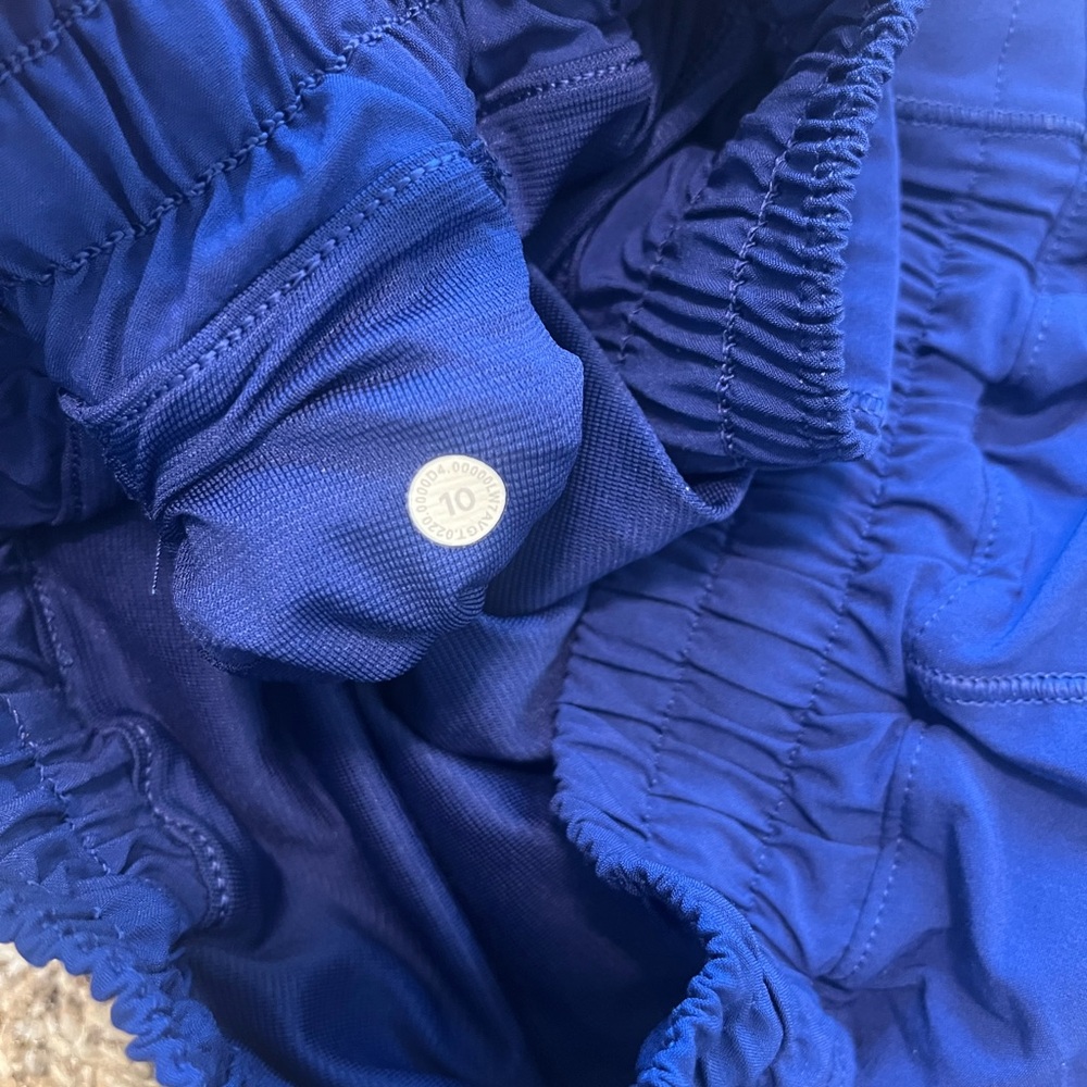 Lululemon Hotty-Hot Low-Rise Lined 4inch - Picture 2 of 4